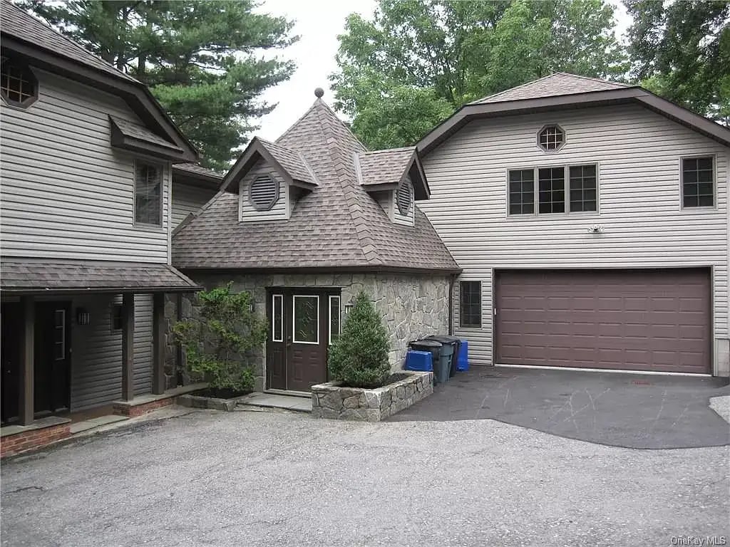 16 Faraway Rd, #A