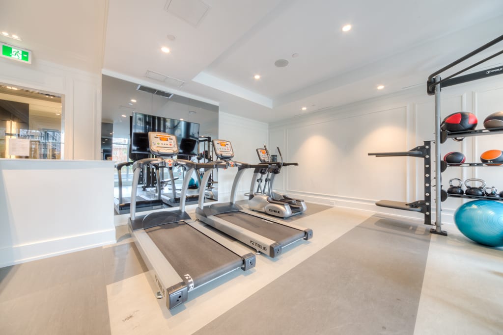 FOREST HILL CORNER SUITE