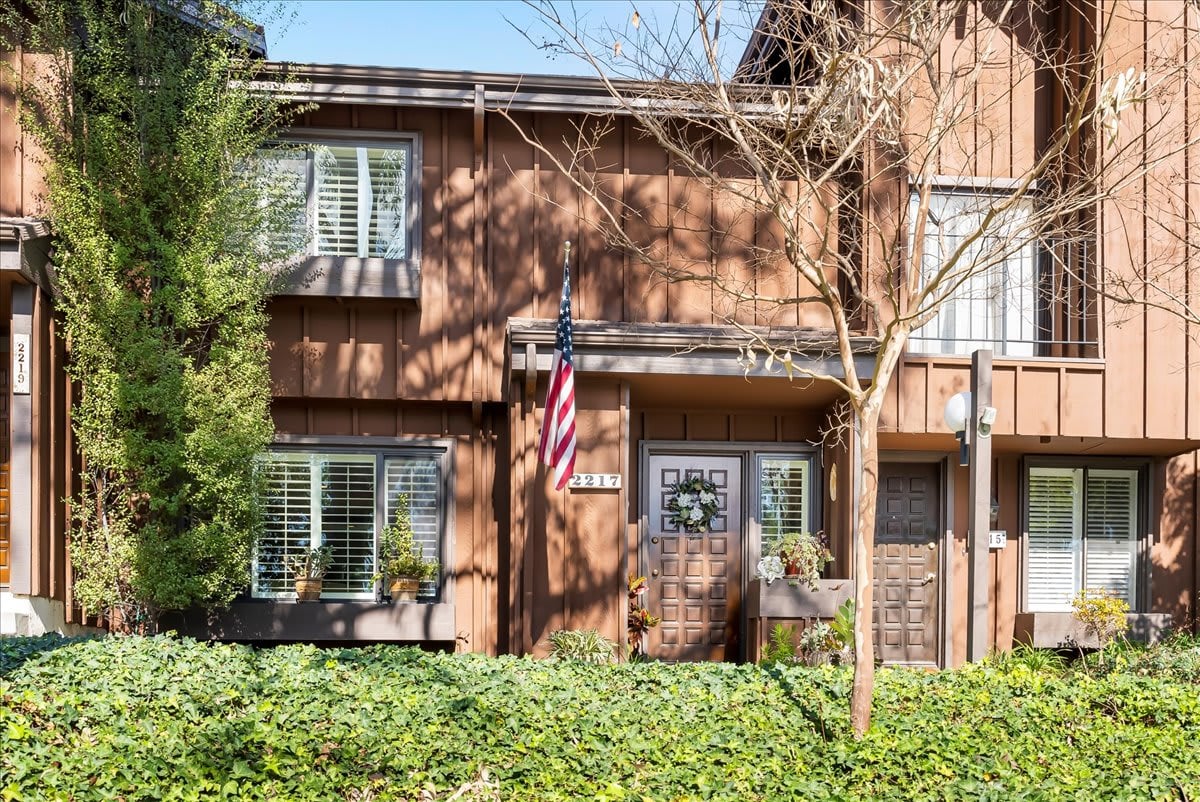 2217 Mount Shasta Drive