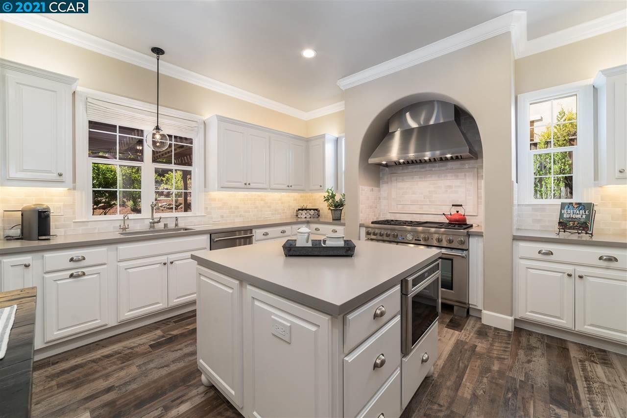 107 Leary Ct