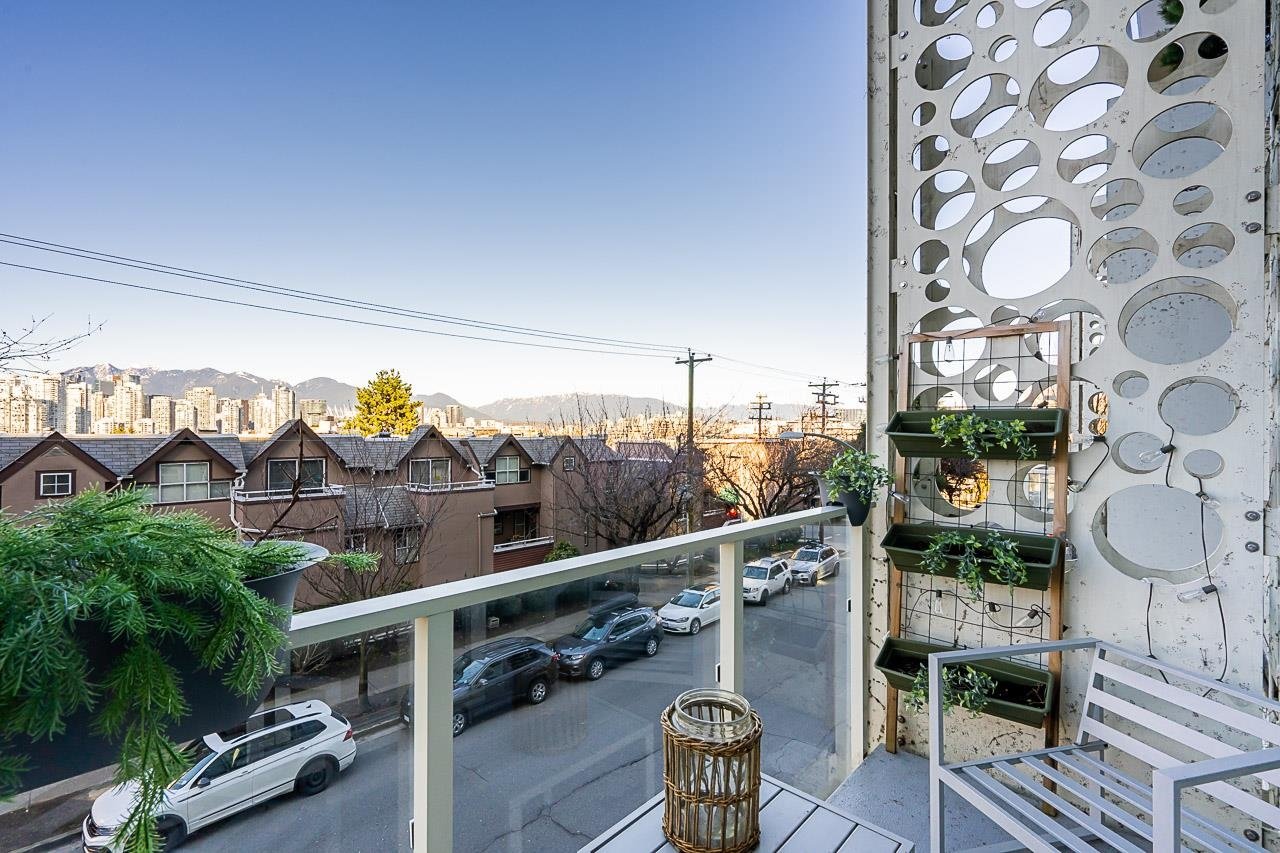 304-728 W 8th Ave
