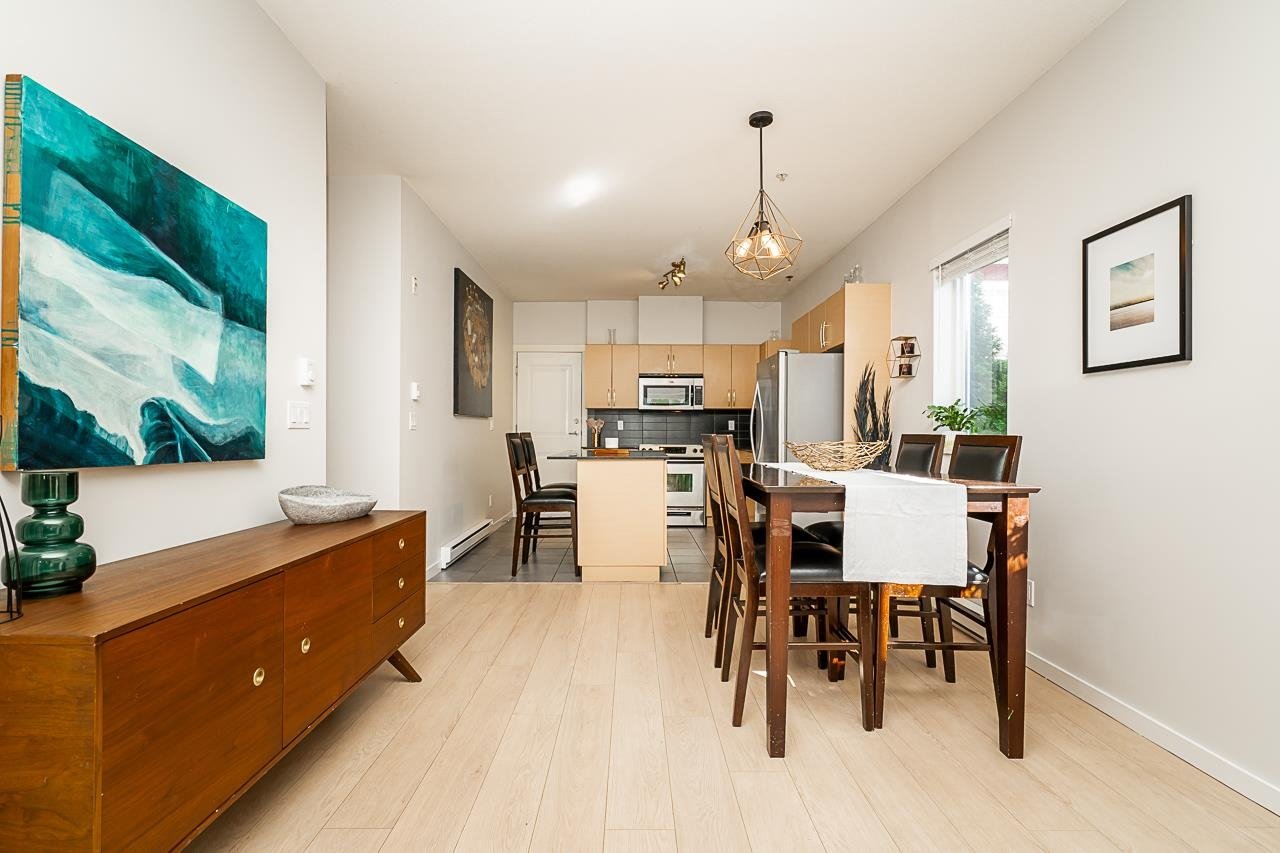 401-1661 Fraser Ave
