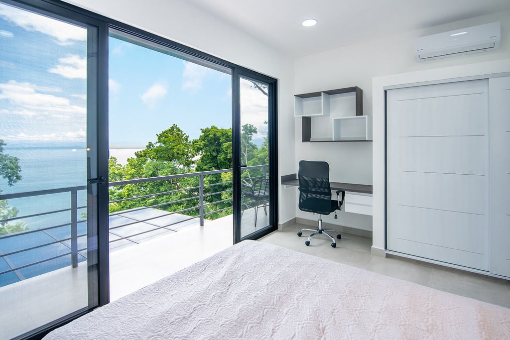 Oceanfront Private Pool Villa, Jaco, Puntarenas