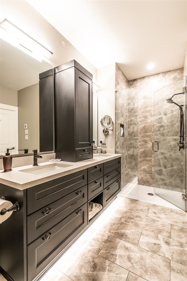 604-1211 Village Green Wy