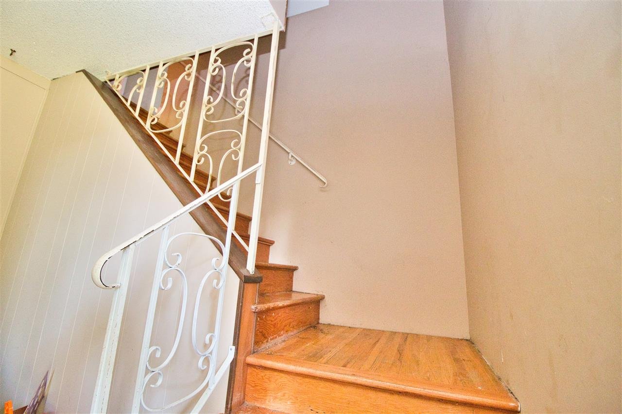 4929 44a Ave