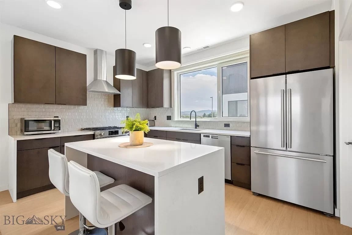 548 Enterprise Blvd #16