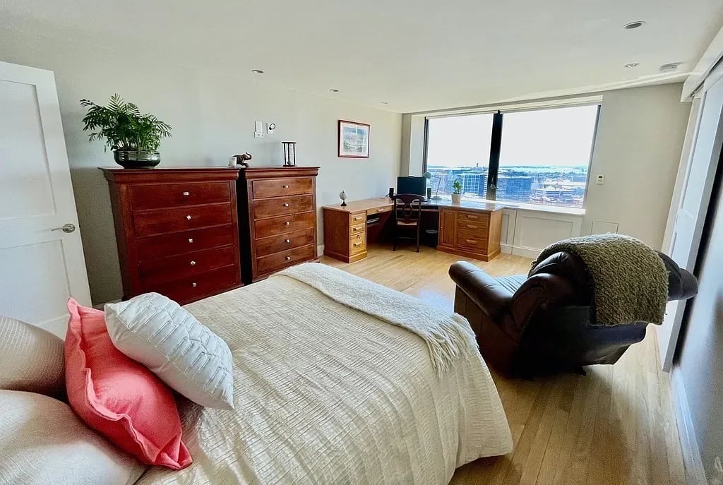 65 E India Row #37GH