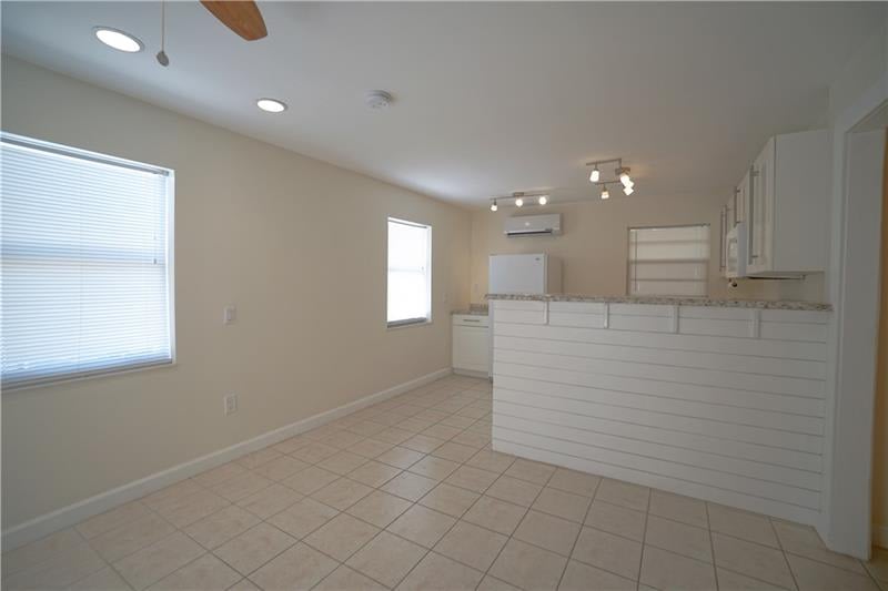 1009 NE 17TH CT