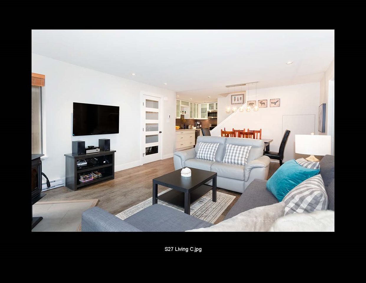27-4637 Blackcomb Wy
