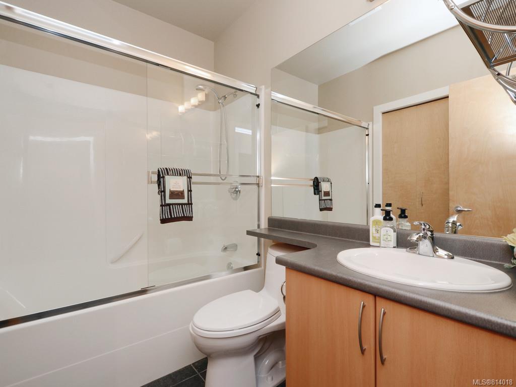 104-300 Waterfront Cres