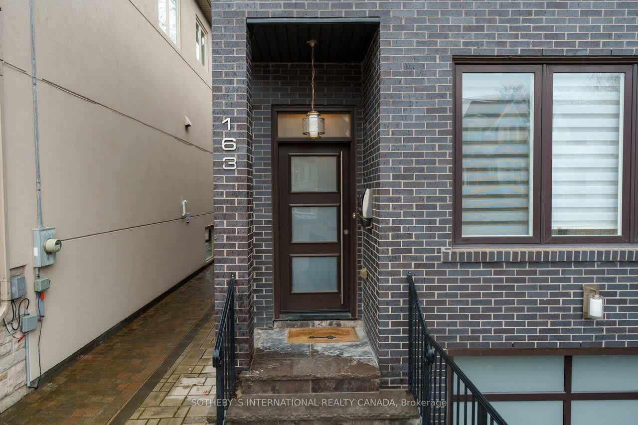 163 Roe Avenue