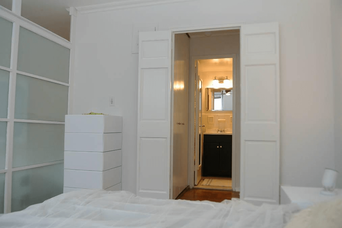 130 E 18th St #8P