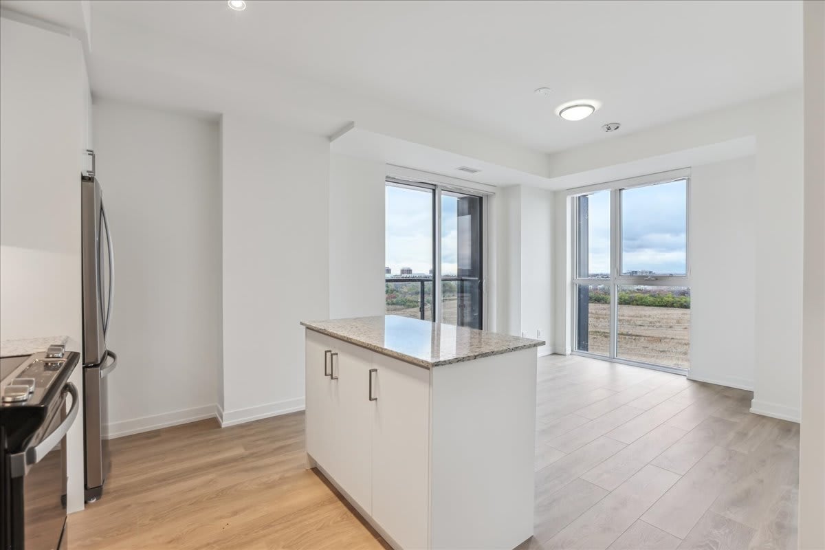 1 bed+ den in uptown core!