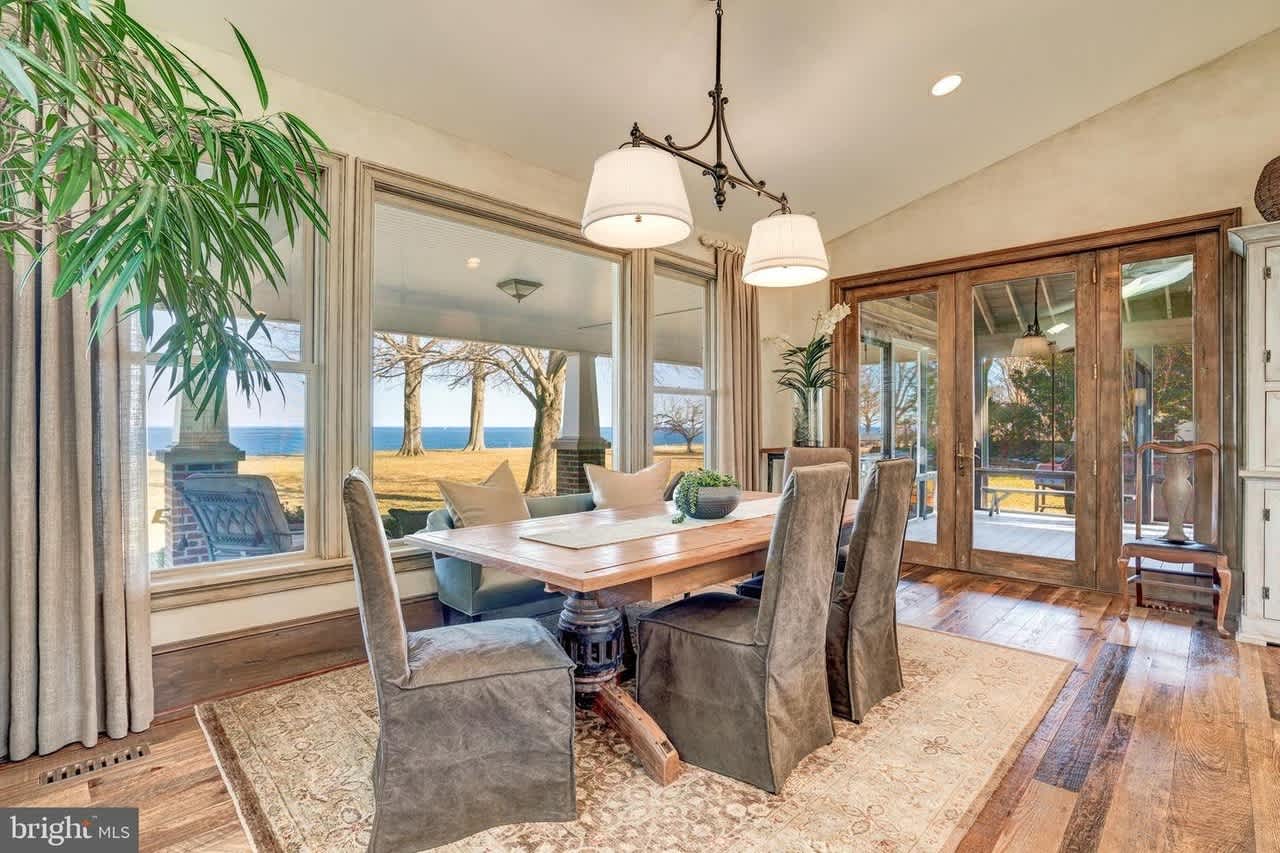 221 Bay Front Dr