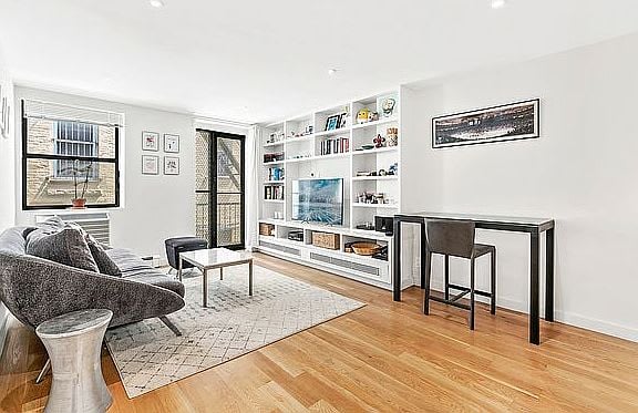224 1st Ave Unit: 2-D