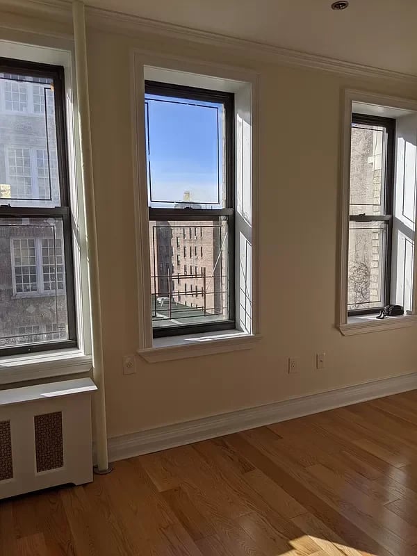 5000 Bdwy, Apt 4L