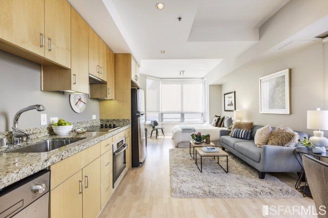 750 Van Ness Ave, #V404