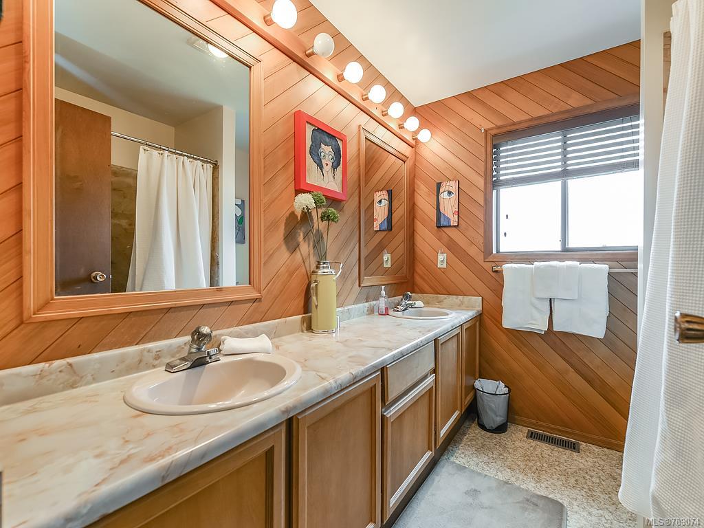 4257 Moorpark Pl, Saanich