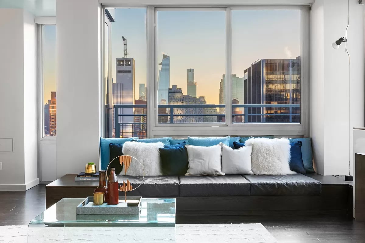 225 West 60th St. Unit: PH2A