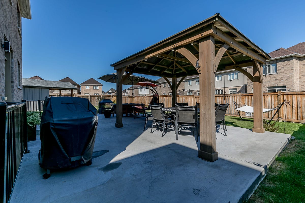 14 Schwalm Cres