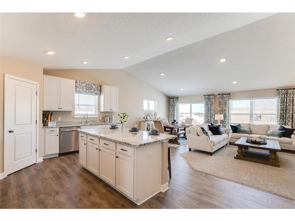 2073 Windermere Drive, Shakopee, MN 55379