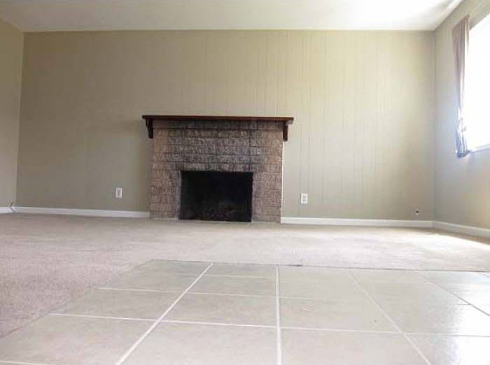 457 Gloria Cir