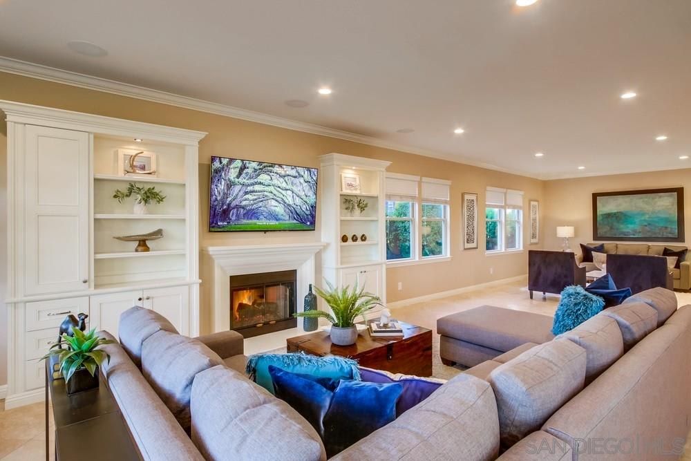 7167 Primrose Ln