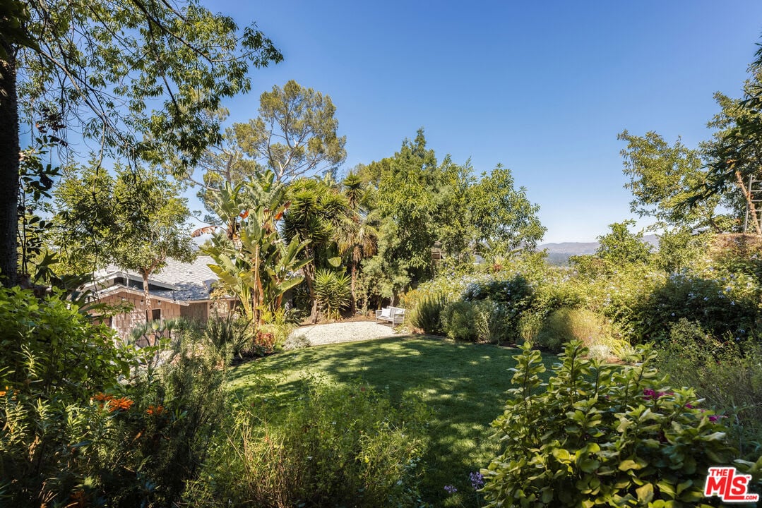 2456 Hidalgo Ave
