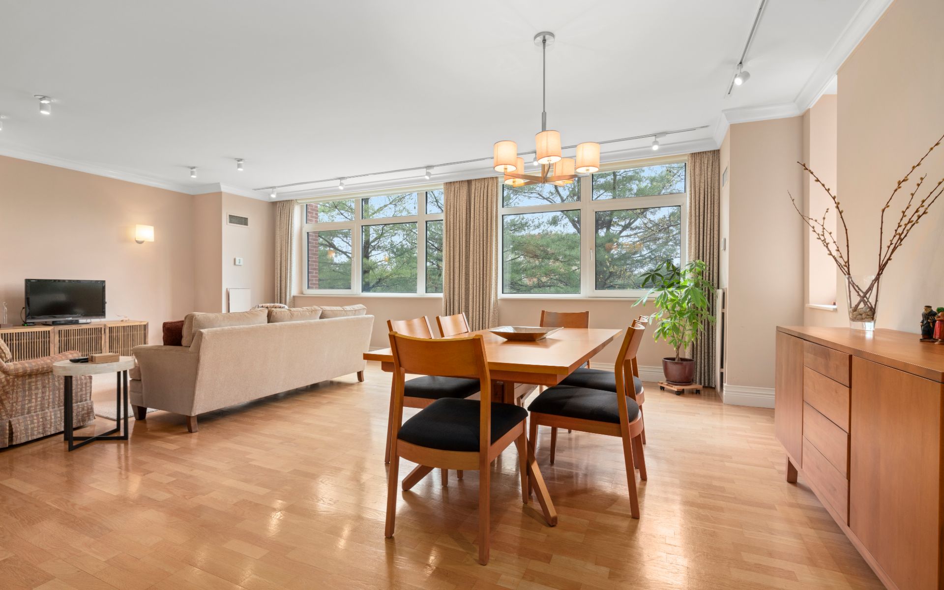 79 Florence St, #304S