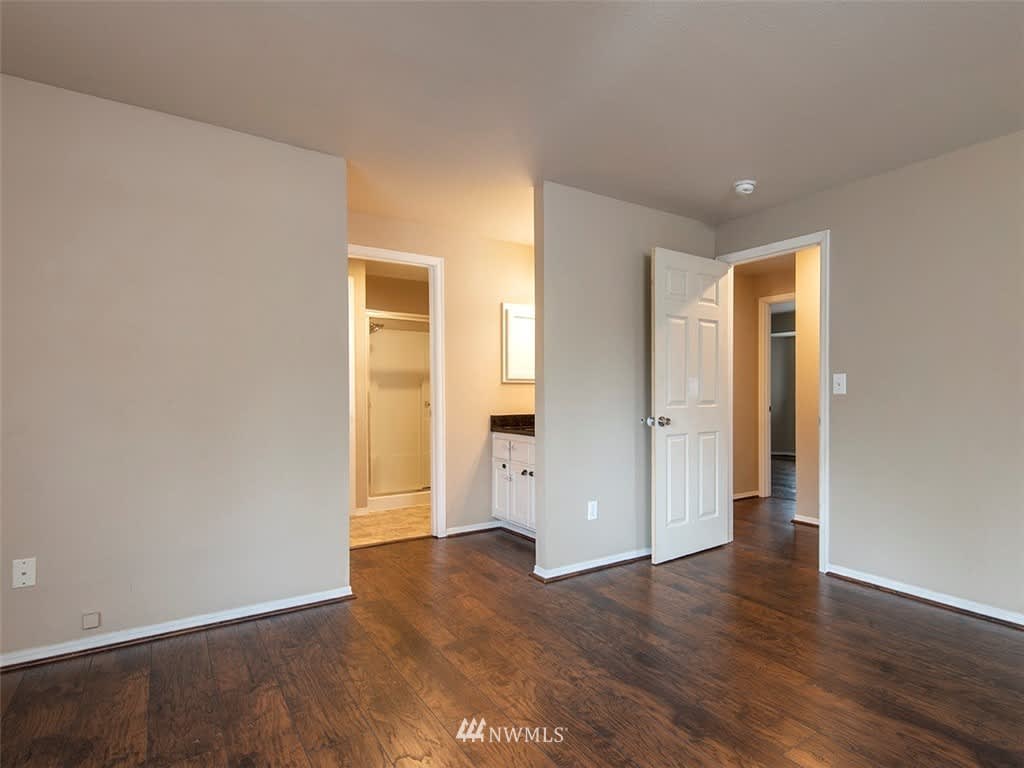 114 Tompkins Pl