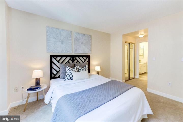 1050 N Taylor St, #T-303