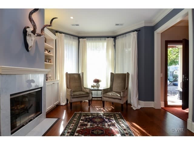 2220 W Wilson Ave