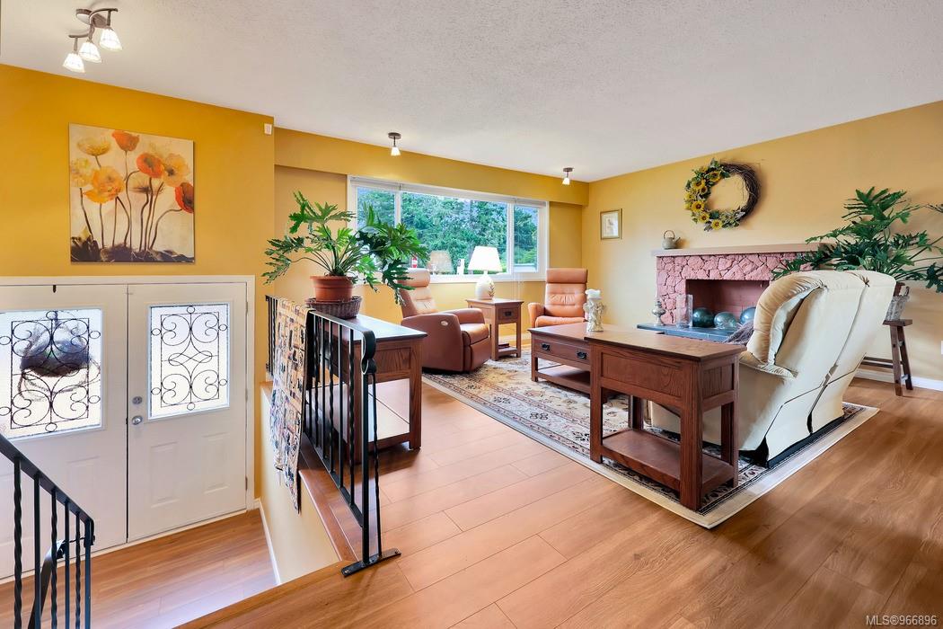 403 Dressler Rd