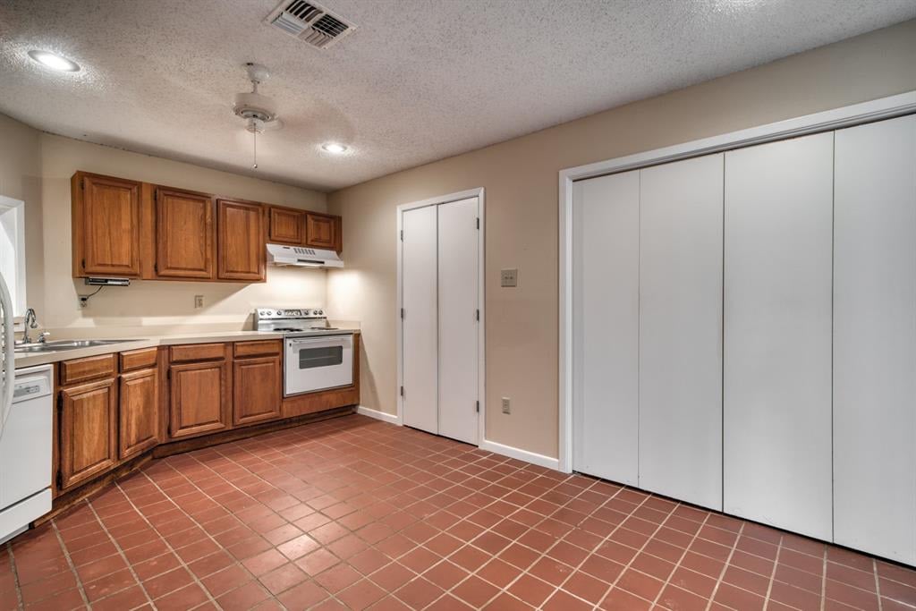 8052 Perry Ln College Station, Tx 77845