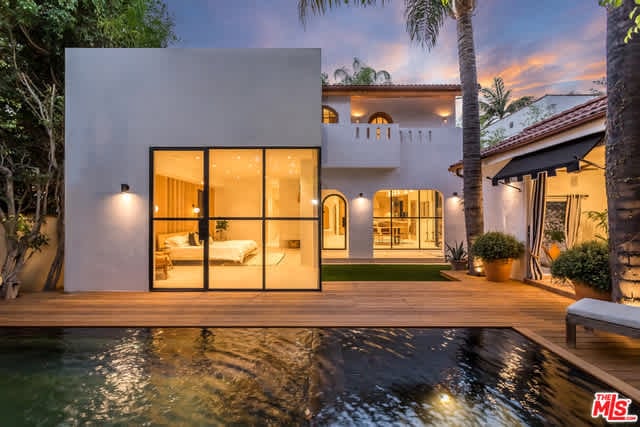 918 N La Jolla Ave