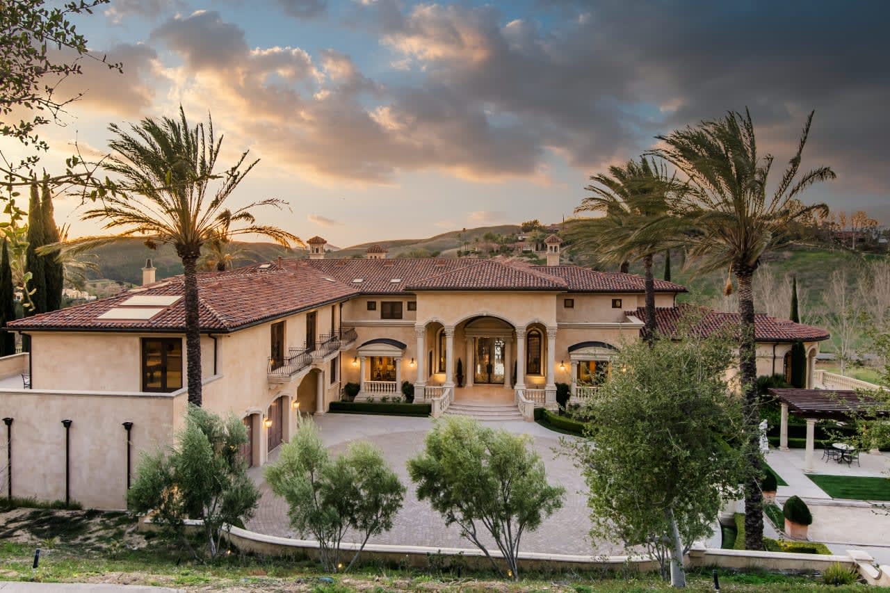 1233 Woodland Grove Ct, Calabasas Real Estate