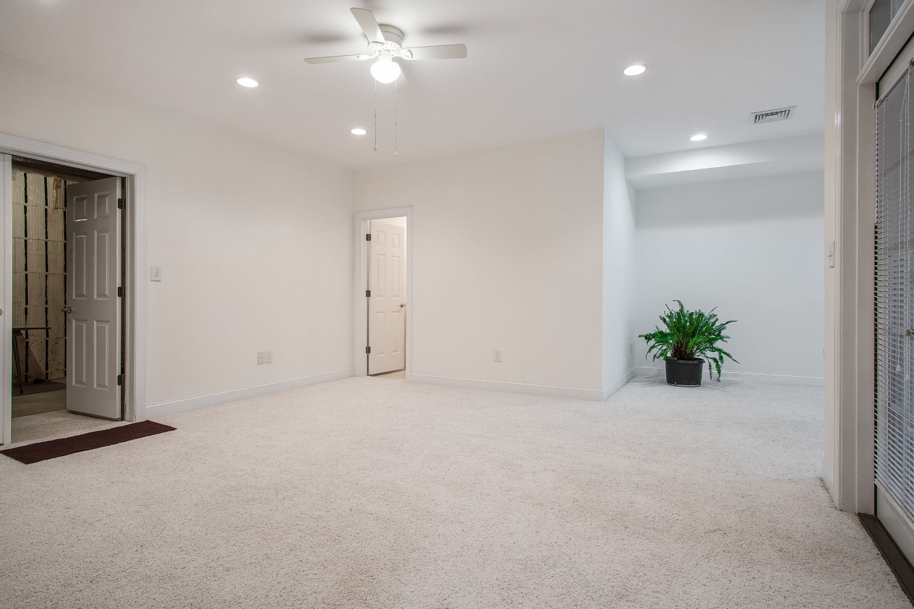 11591 Royal Lane