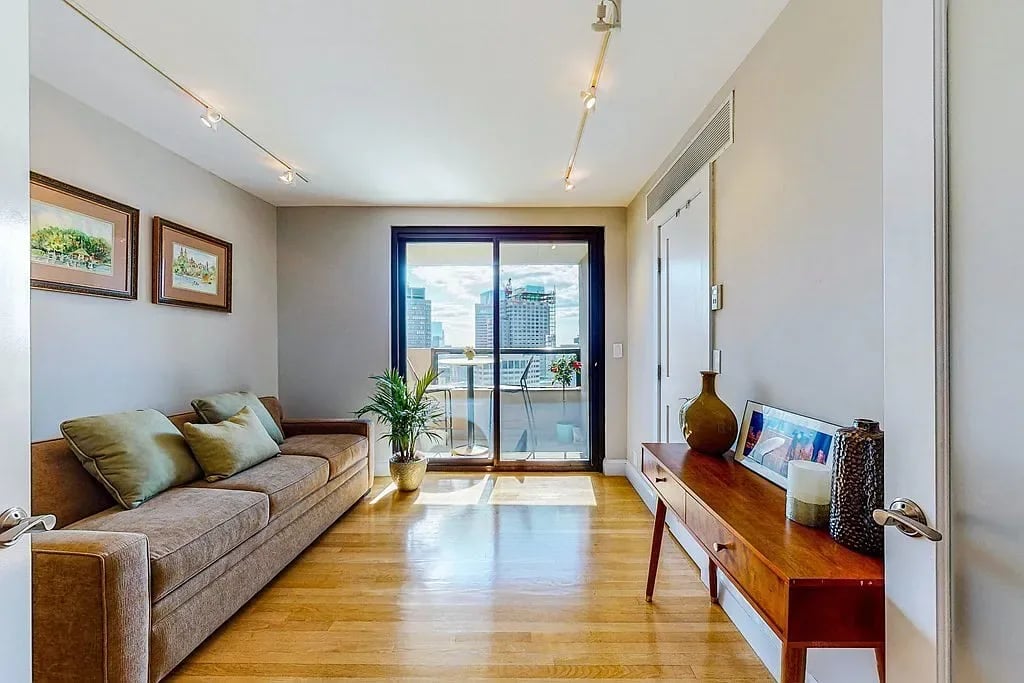 65 E India Row #37GH