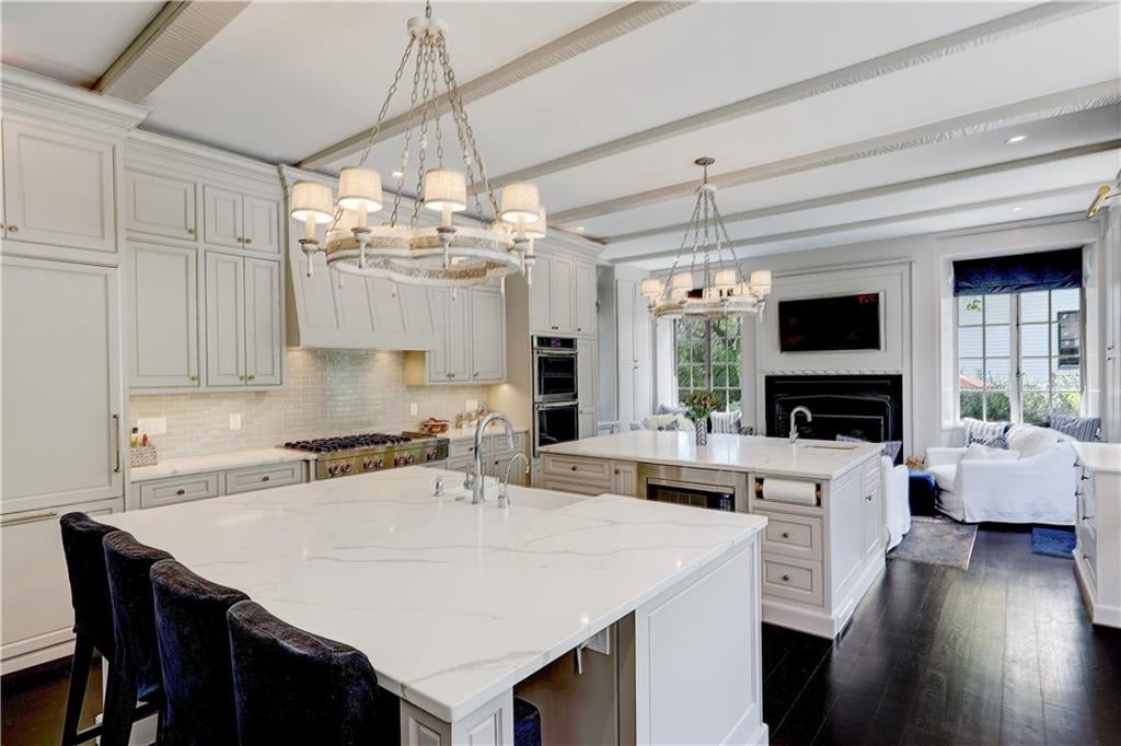 288 BLACKSTONE BLVD