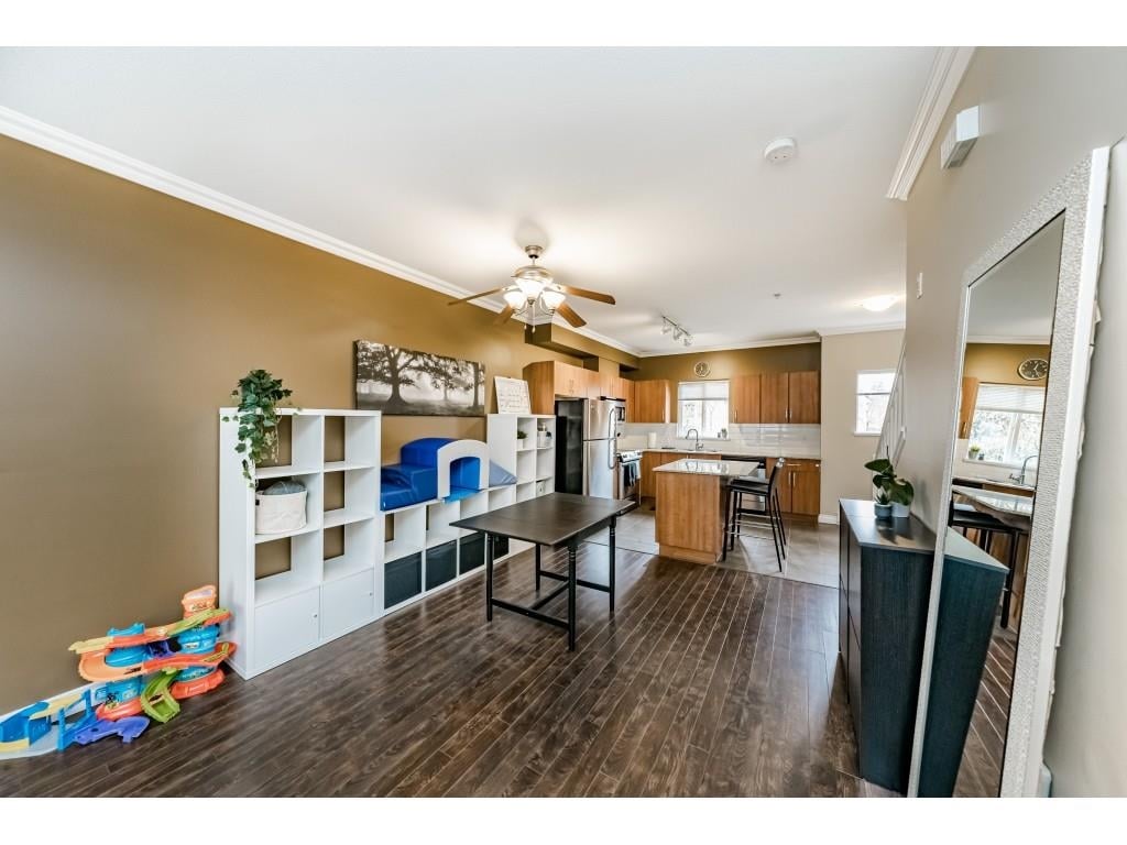 611-1661 Fraser Ave