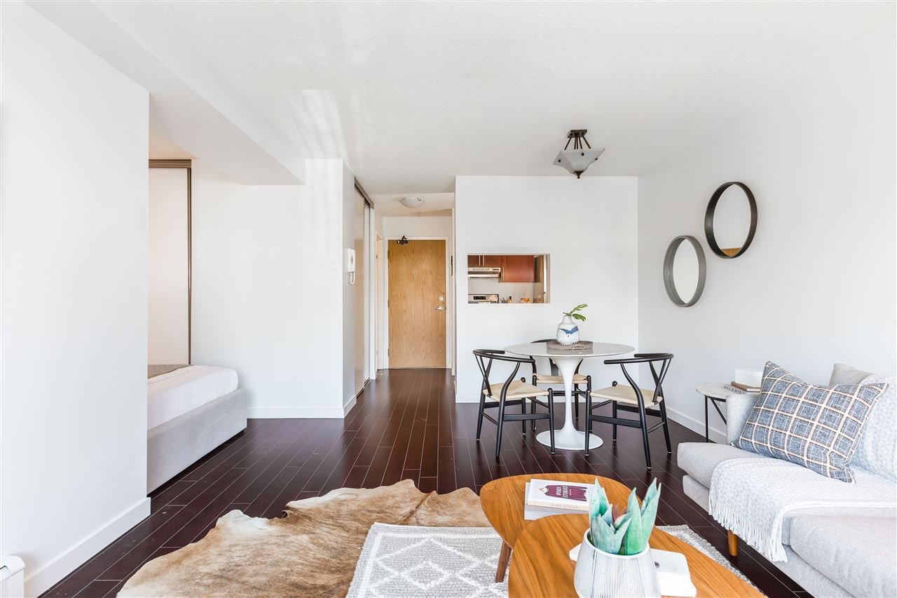 306-288 E 14th Ave