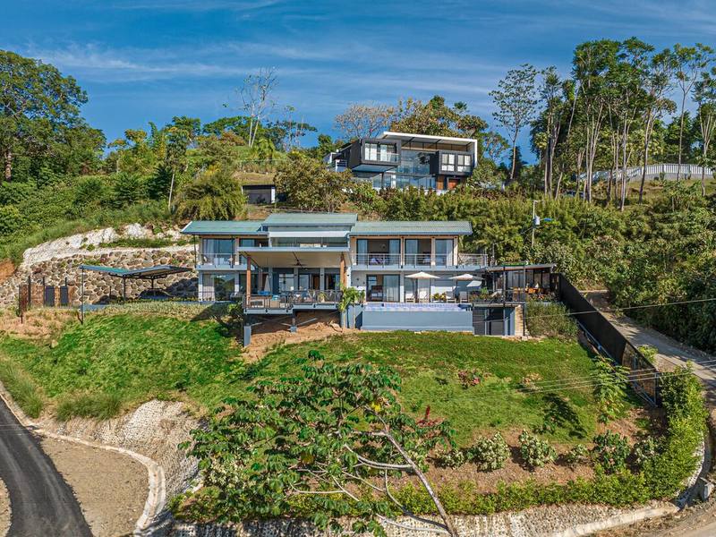 Casa M.K. 5 Bed, Ocean View Home