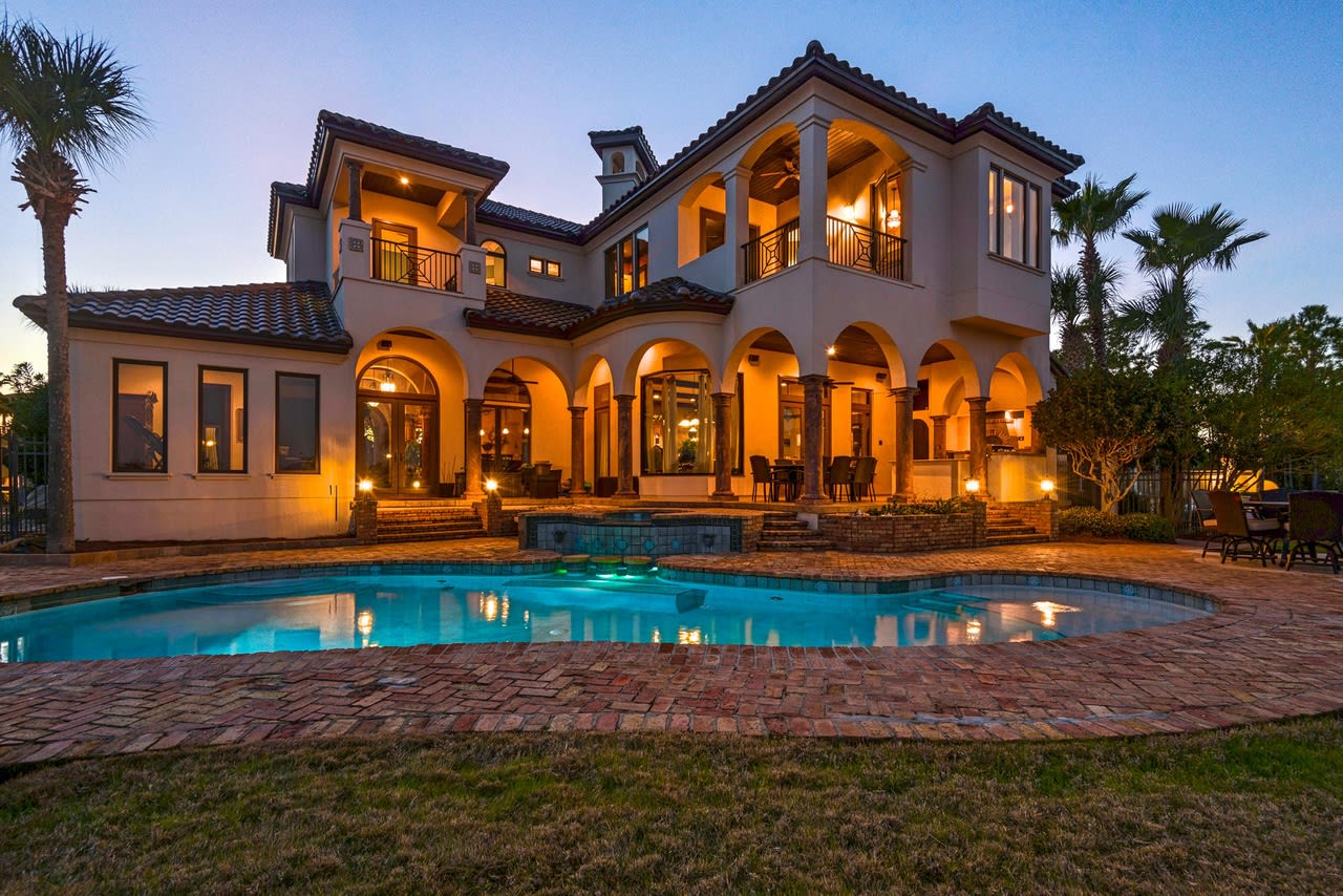 5236 Finisterre Drive