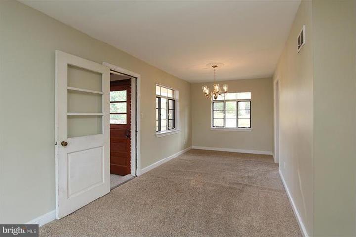 1885 Patrick Henry Dr
