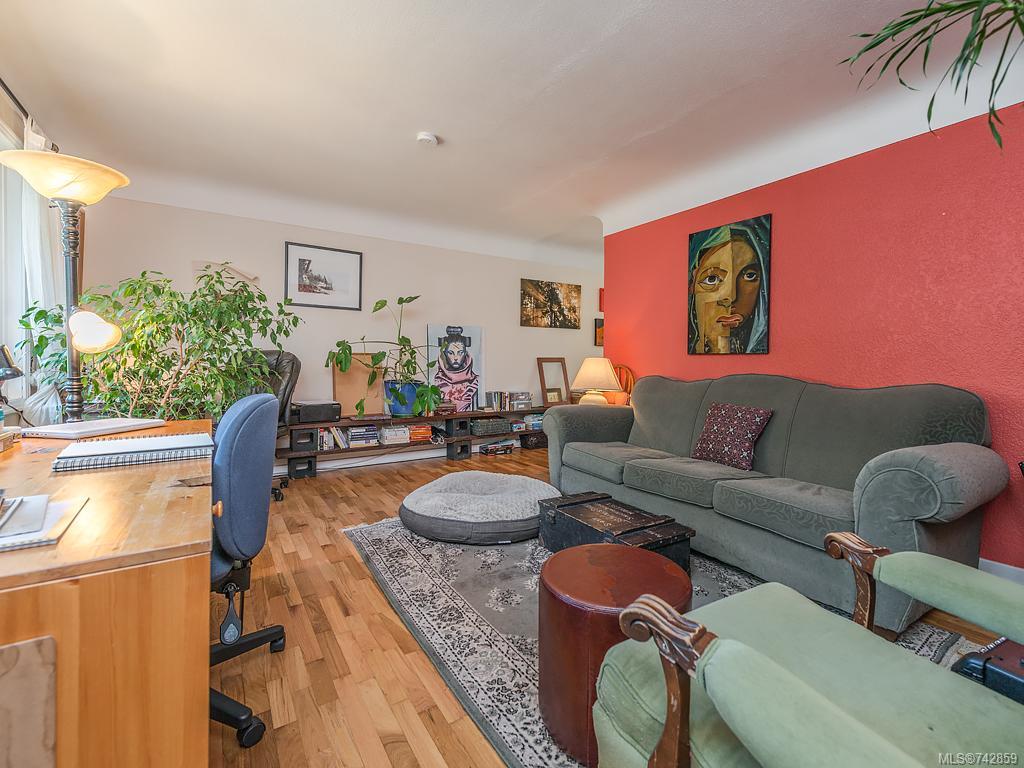 2665 Roseberry Ave