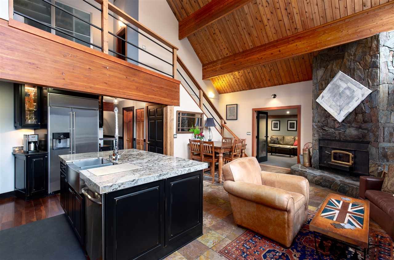 9286 Emerald Dr