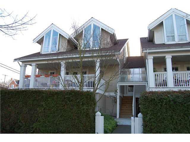 2486 E 8th Ave