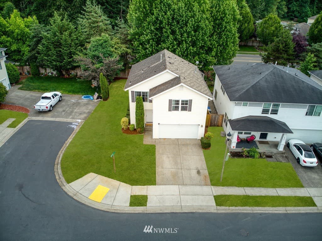9562 187th Street Ct E