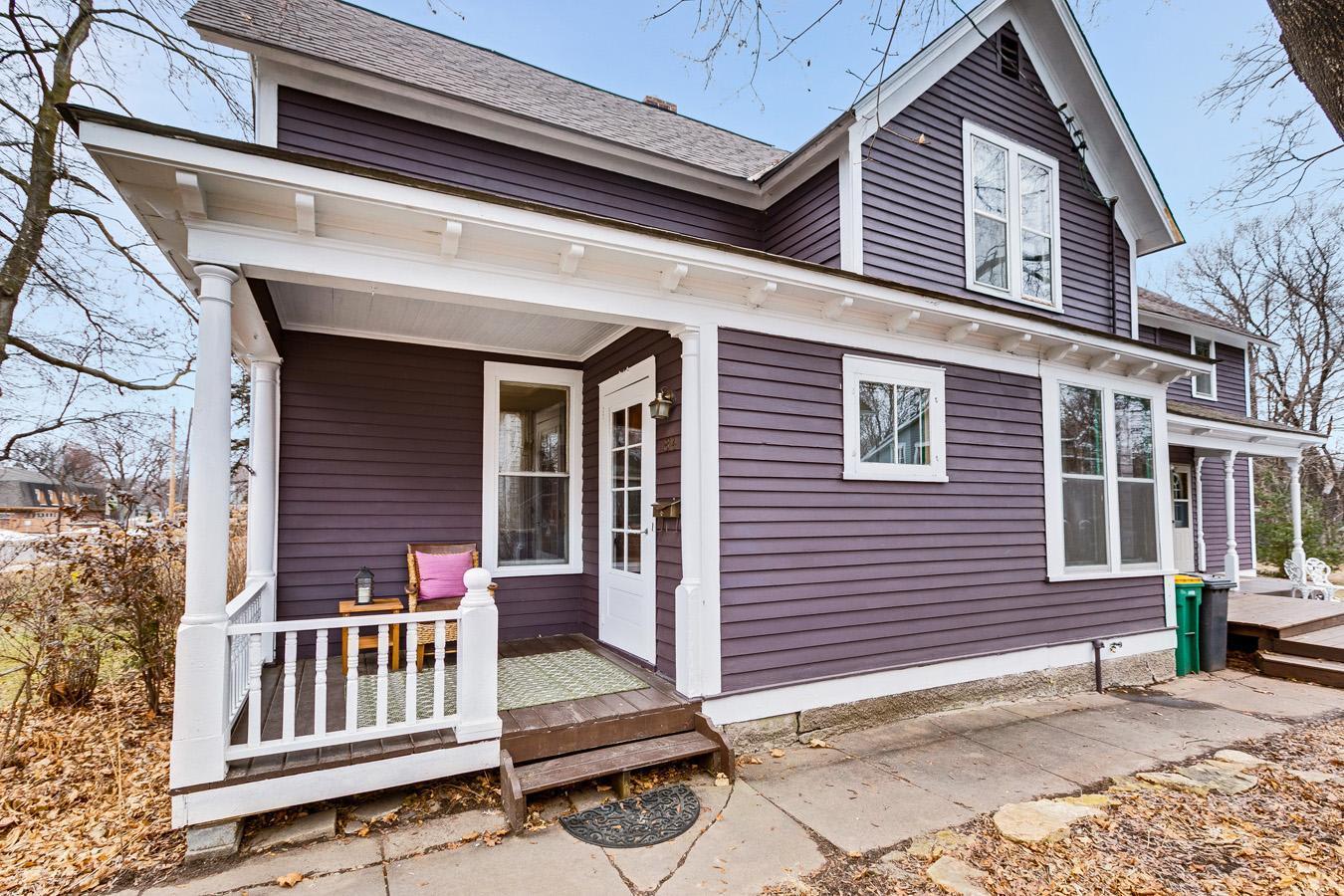 814 Olive St W