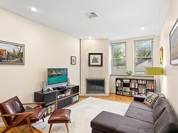 361 Clinton Street Unit: 1C
